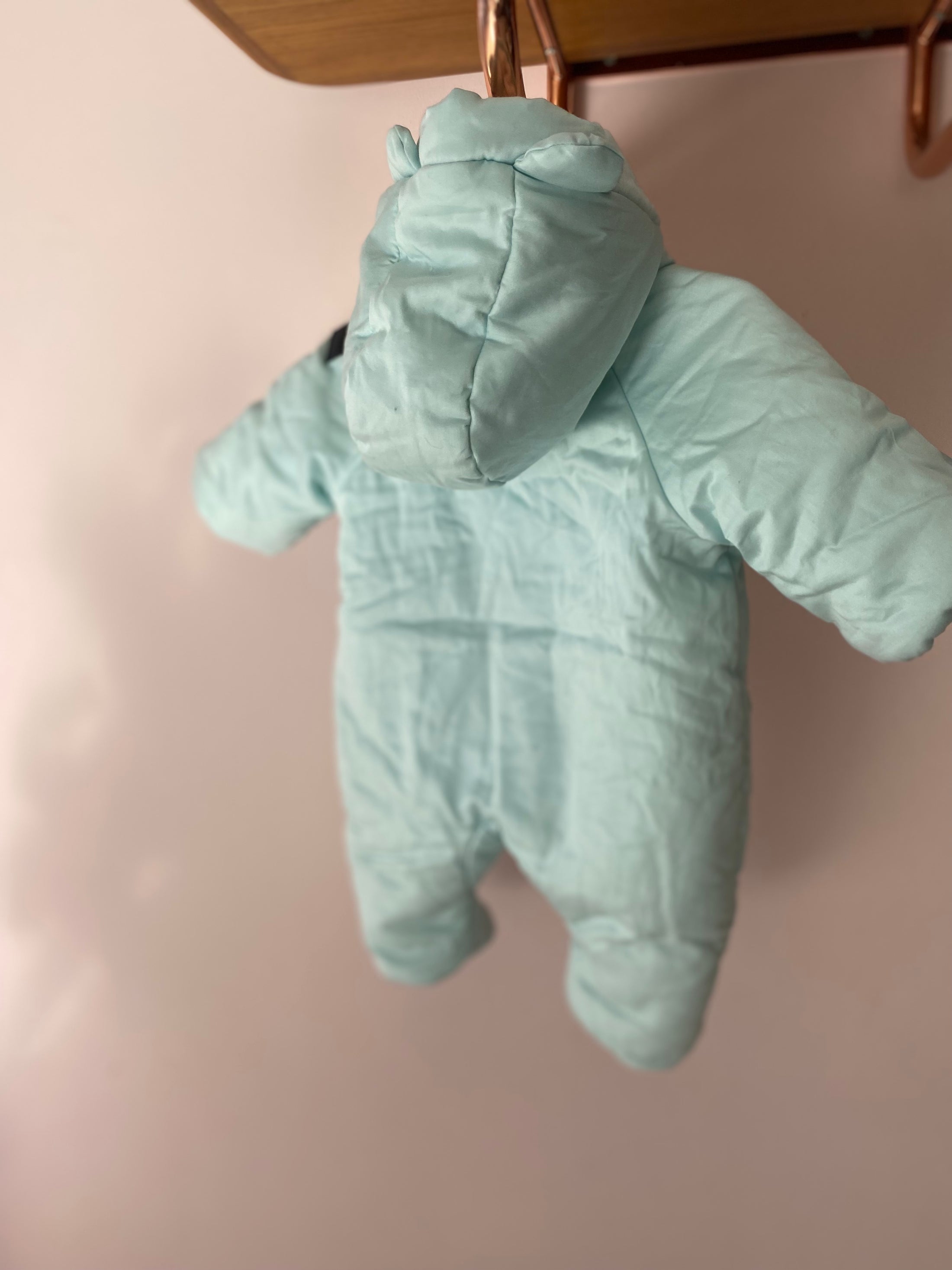 mavi astronot mont